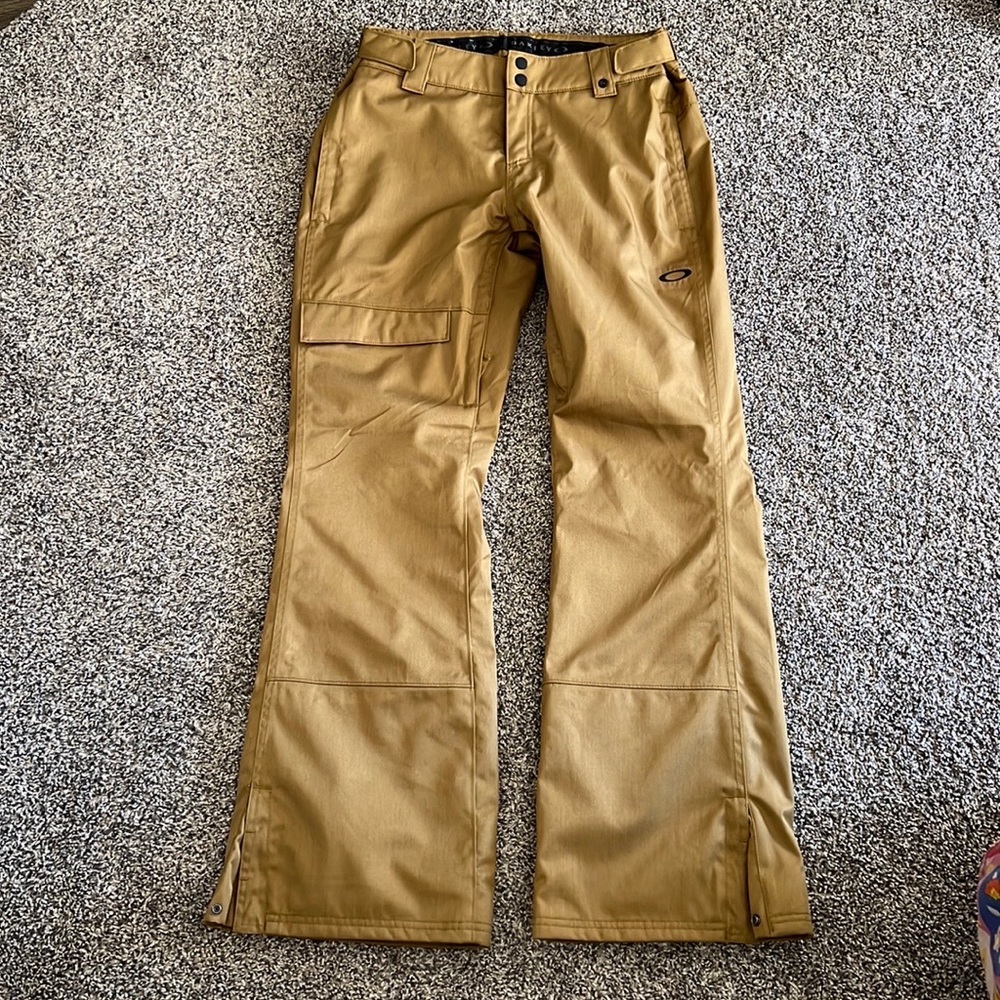 Womens Oakley snowboarding/ski pants